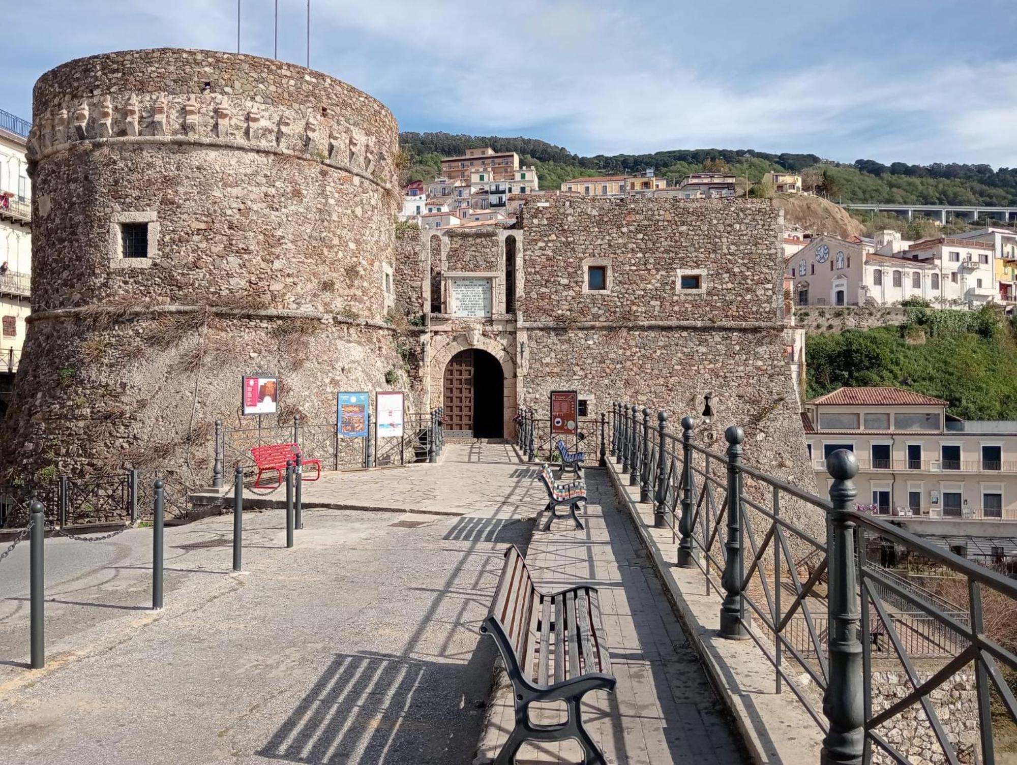 casa norvegese Apartment Pizzo  Luaran gambar
